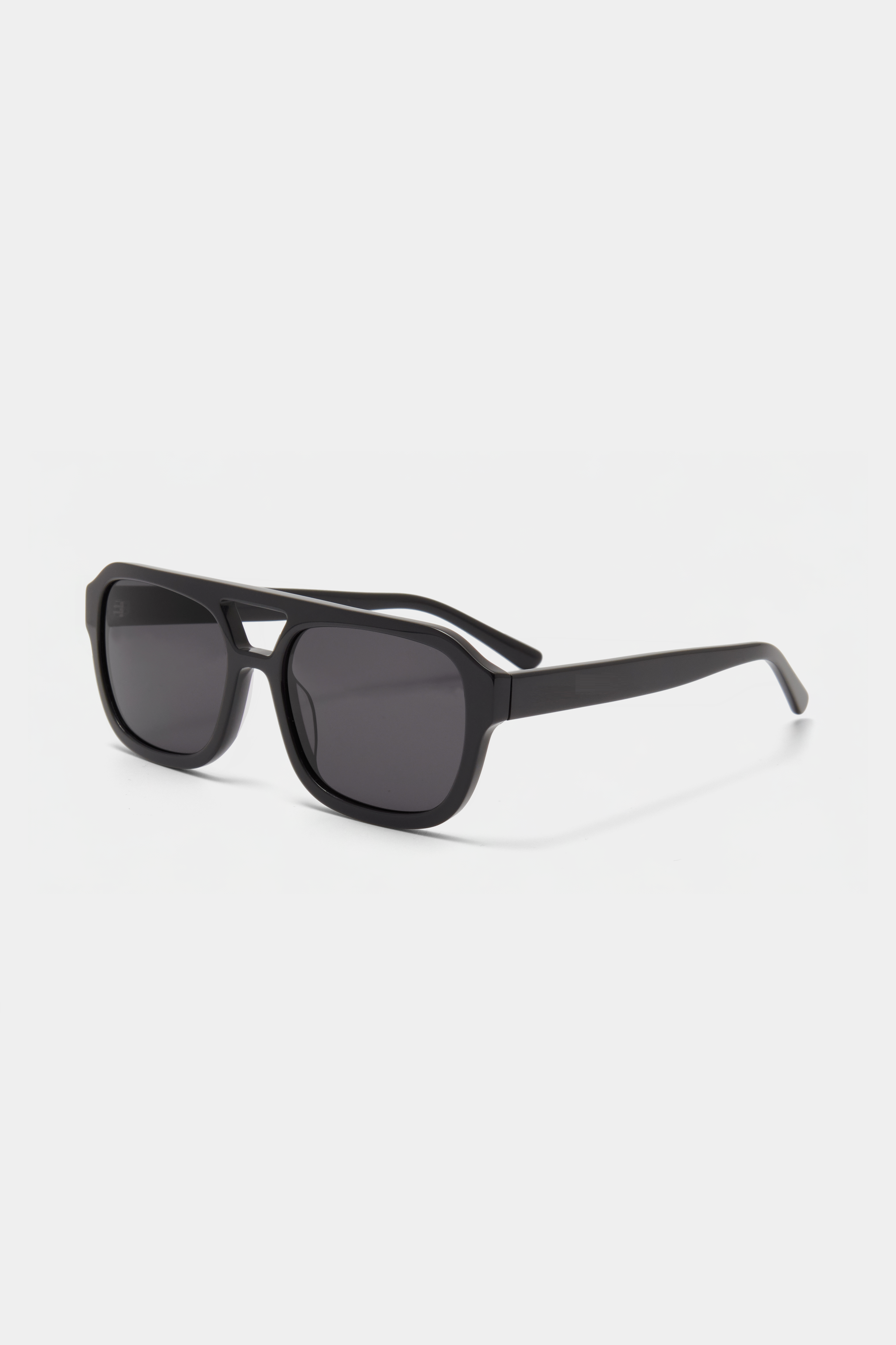 MAIVE - Jet Black